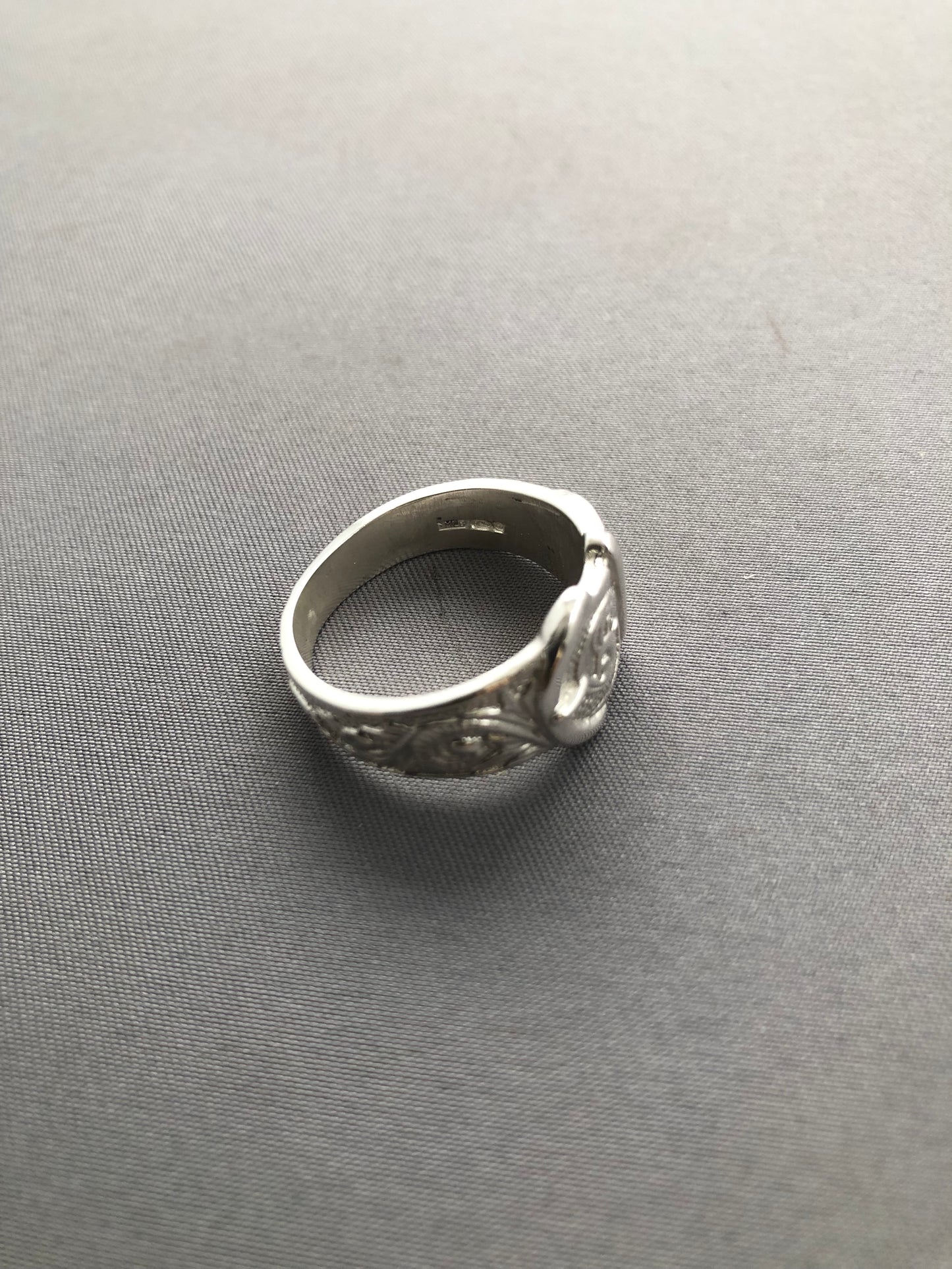 Solid silver small buckle ring 1
