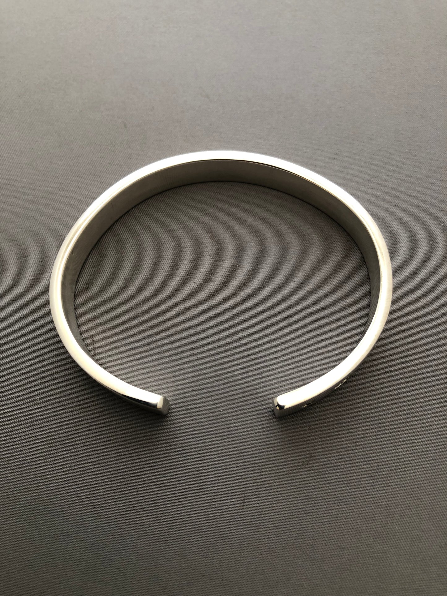 Men’s solid silver rectangular bangle