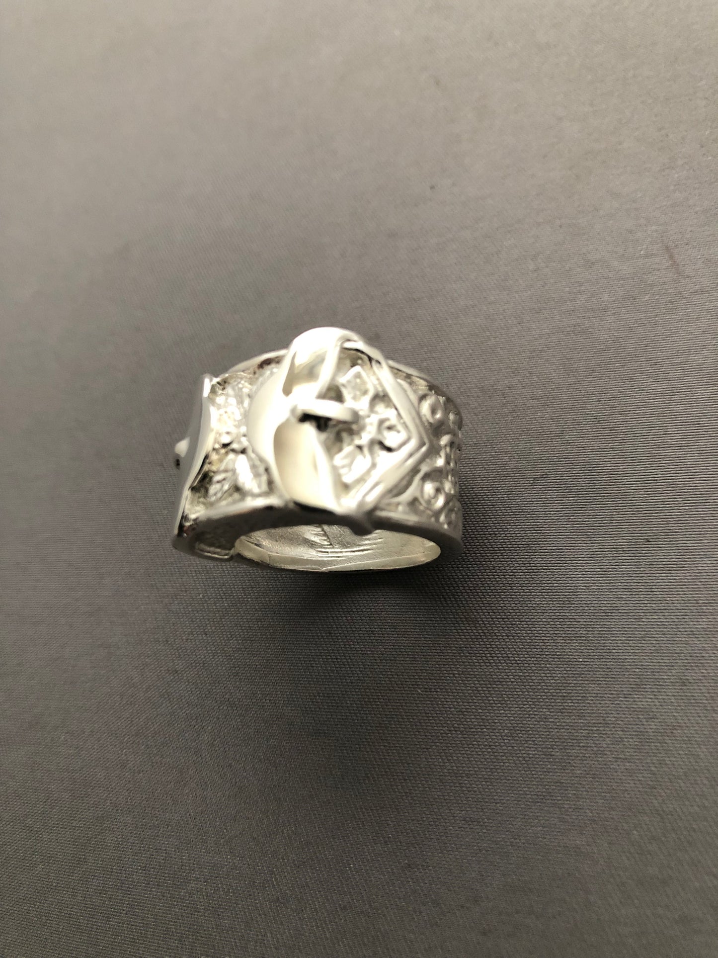 Men’s solid silver heavy buckle ring