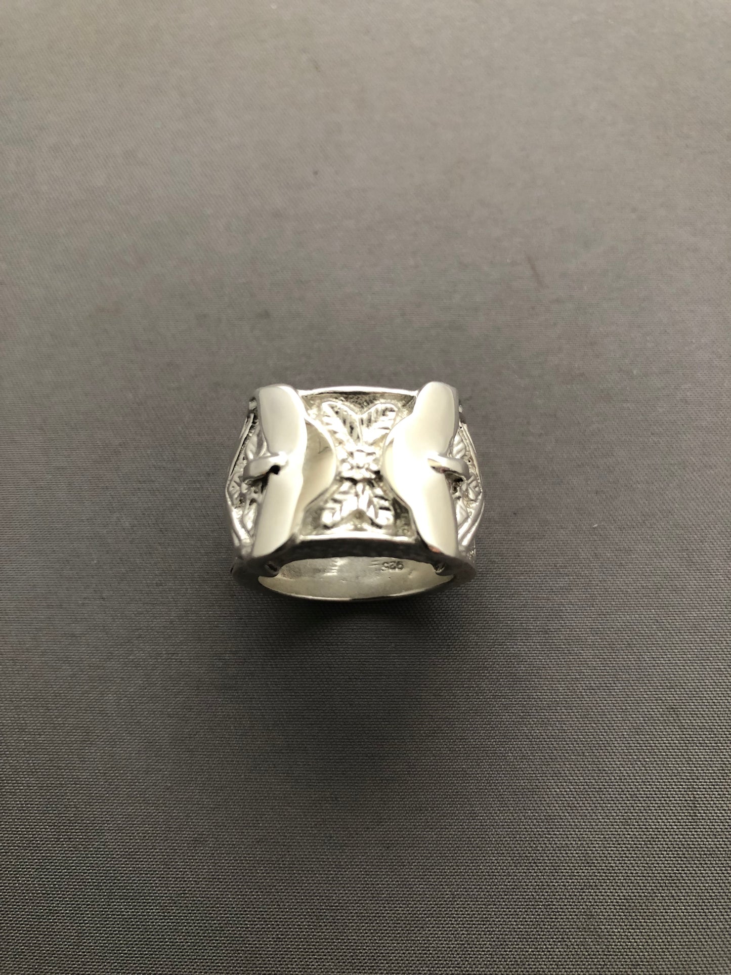 Men’s solid silver heavy buckle ring