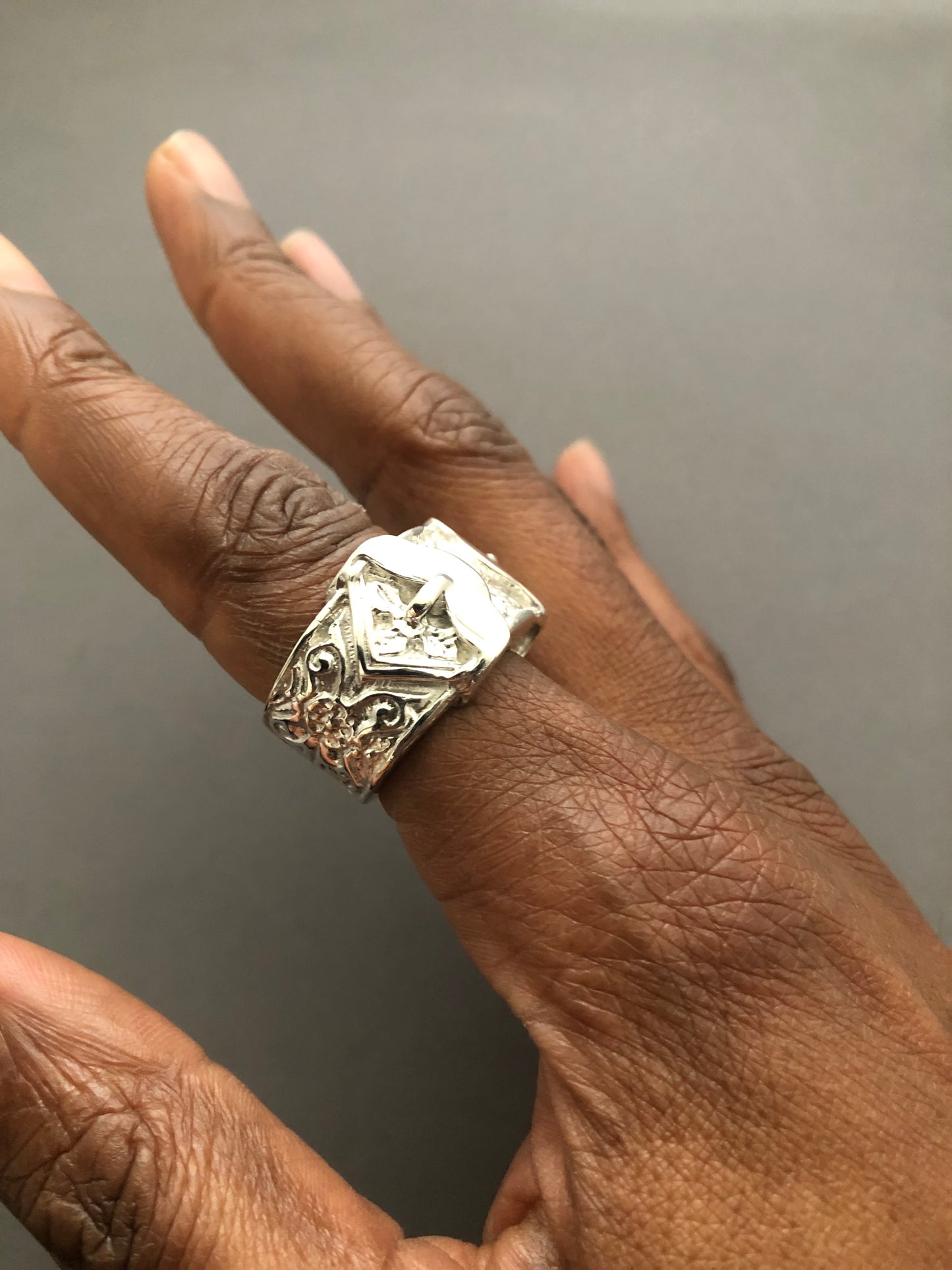 Men’s solid silver heavy buckle ring