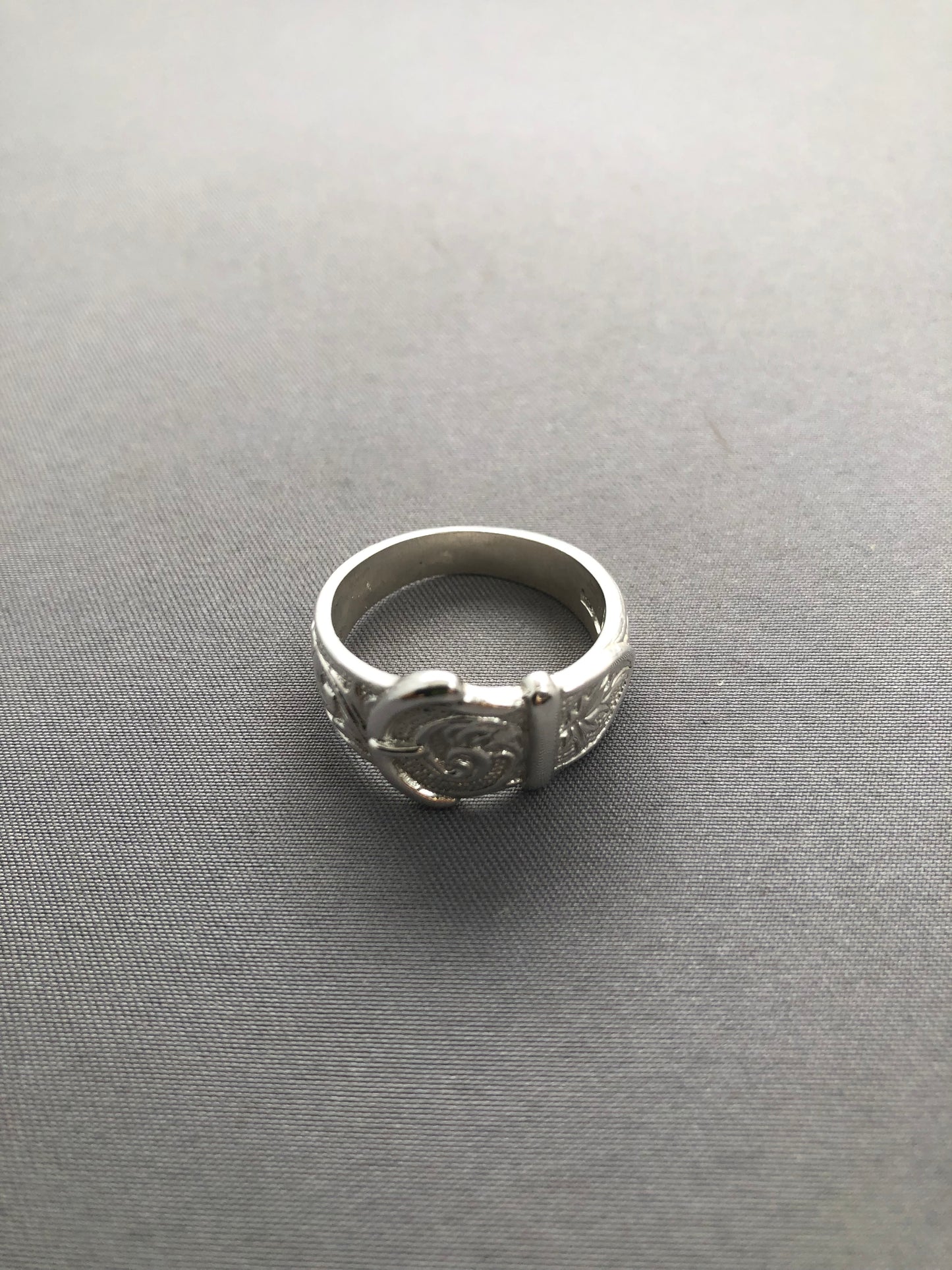 Solid silver small buckle ring 1