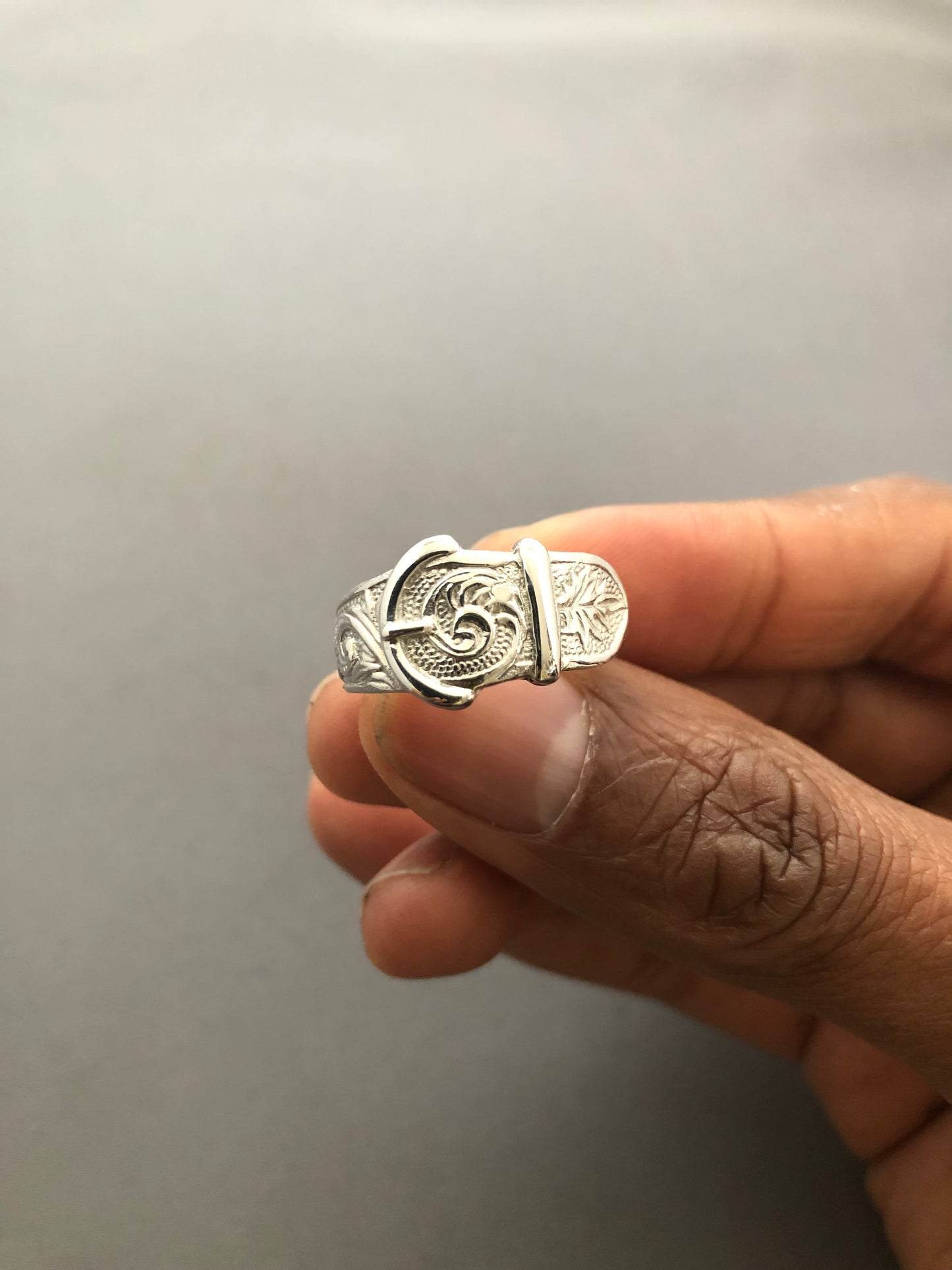 Solid silver small buckle ring 1