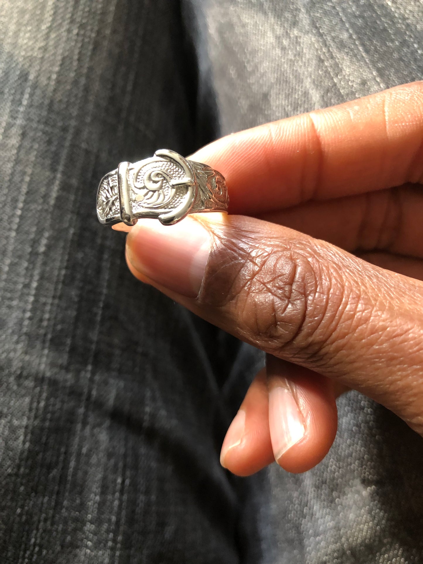 Solid silver small buckle ring 1