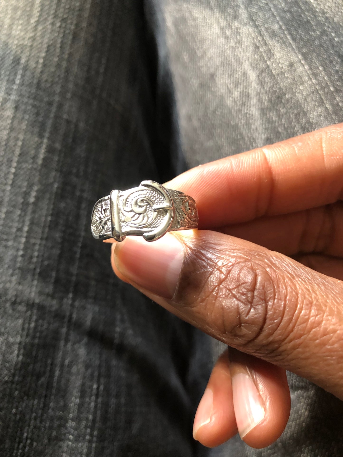 Solid silver small buckle ring 1
