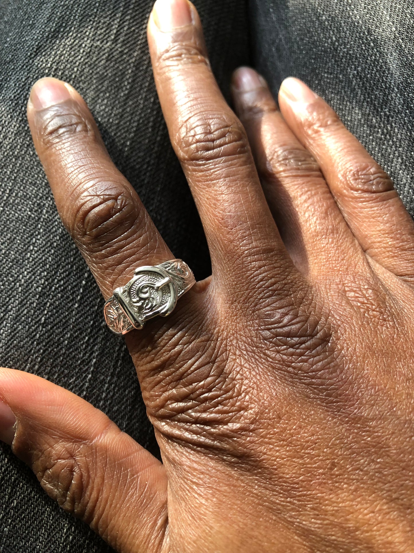 Solid silver small buckle ring 1