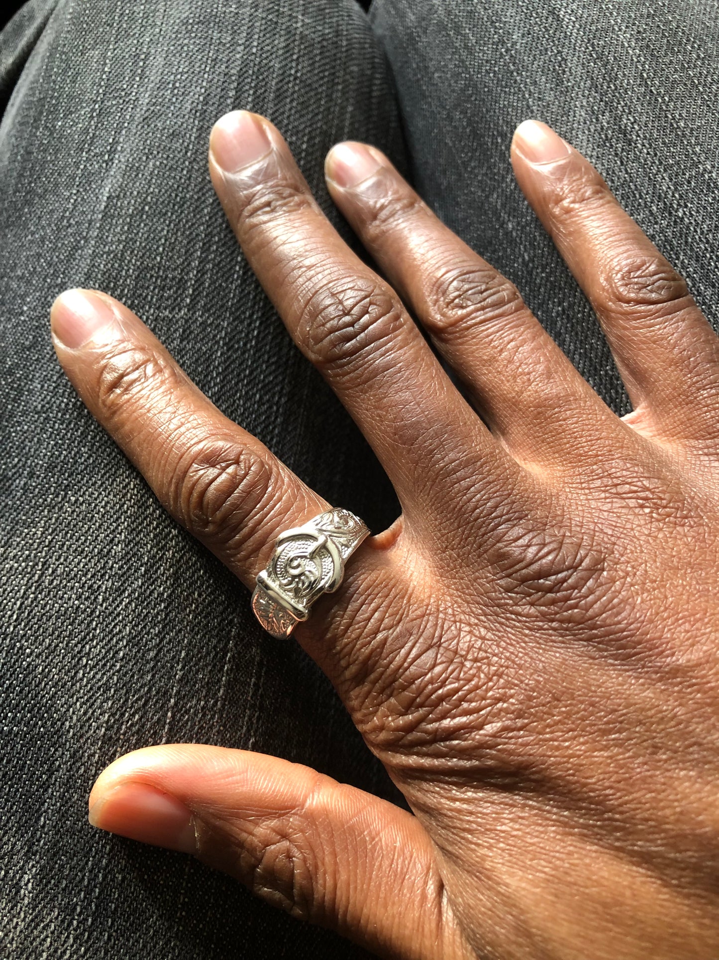 Solid silver small buckle ring 1