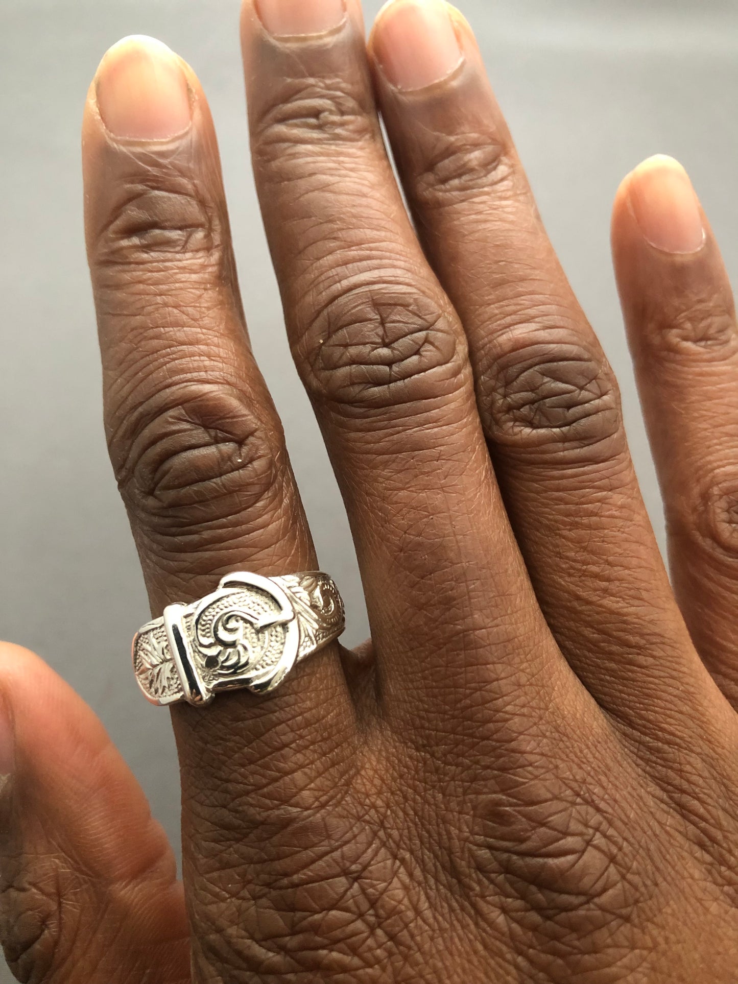 Solid silver small buckle ring 1
