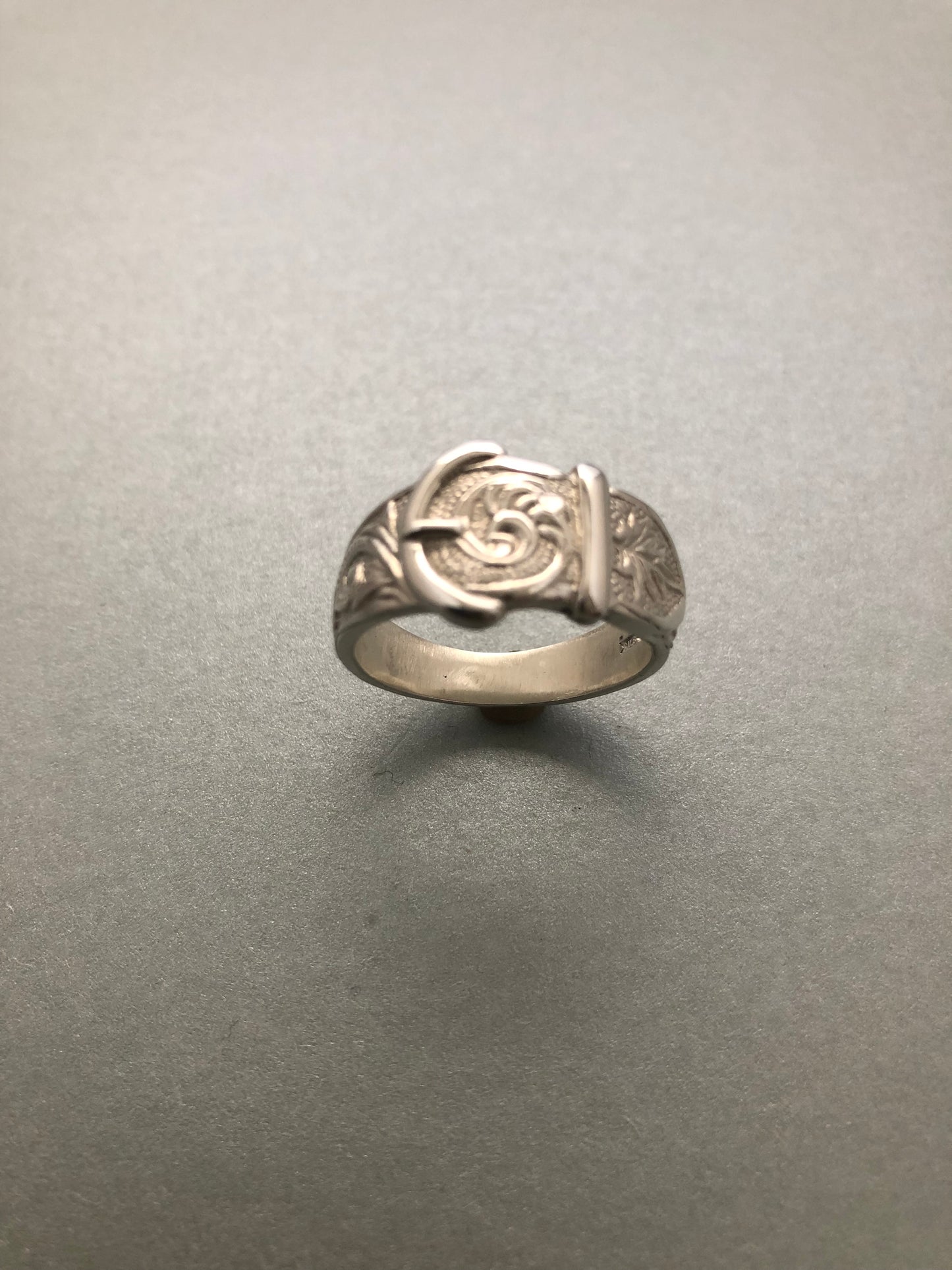Solid silver small buckle ring 1