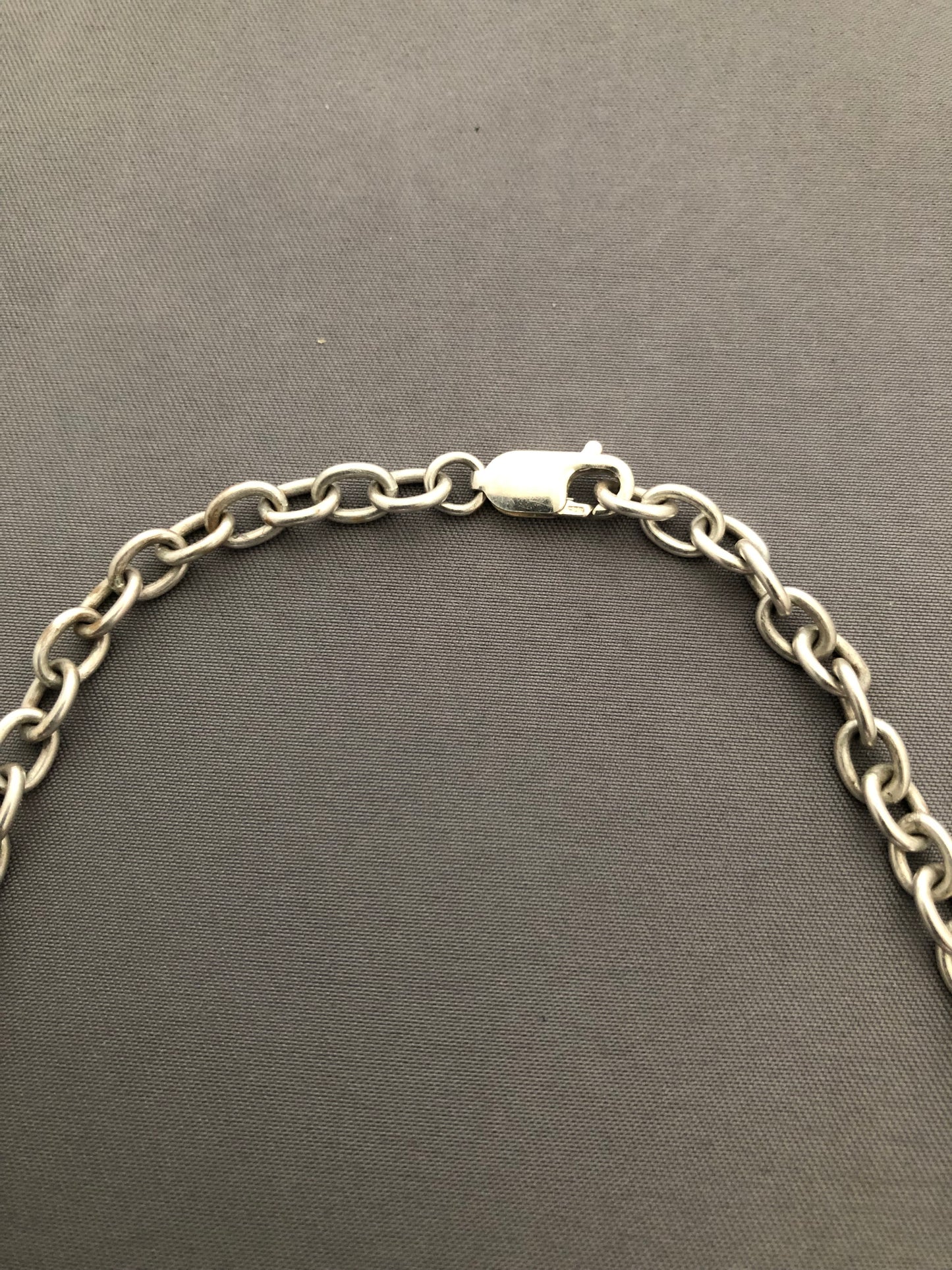Ladies solid silver leaf chain