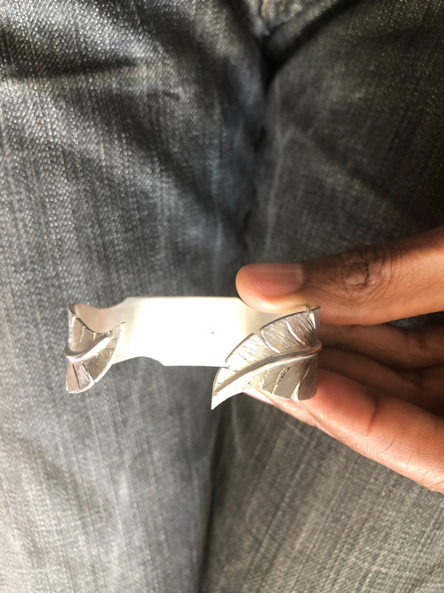 Ladies solid silver feather bangle