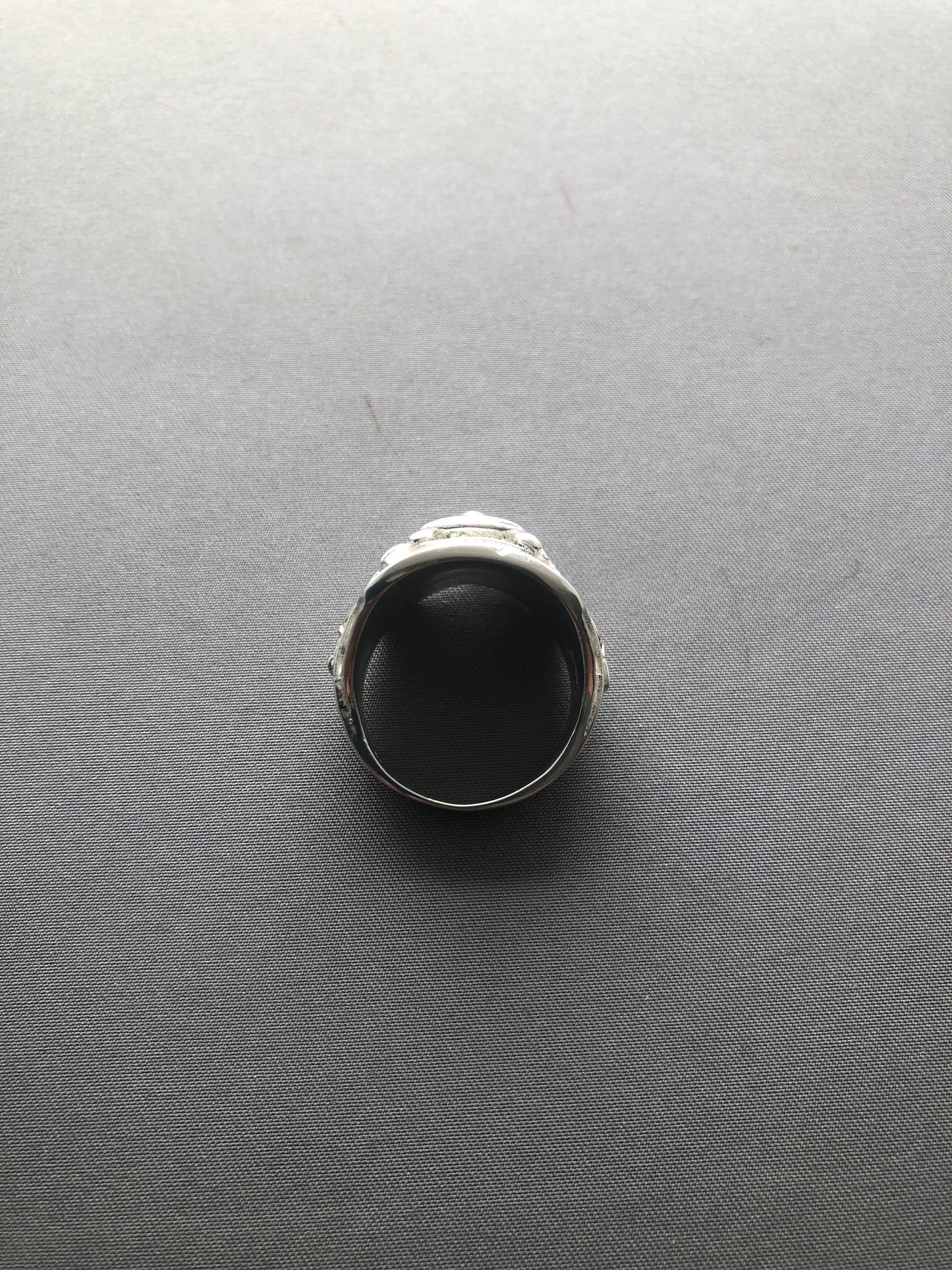 Men’s solid silver saddle ring