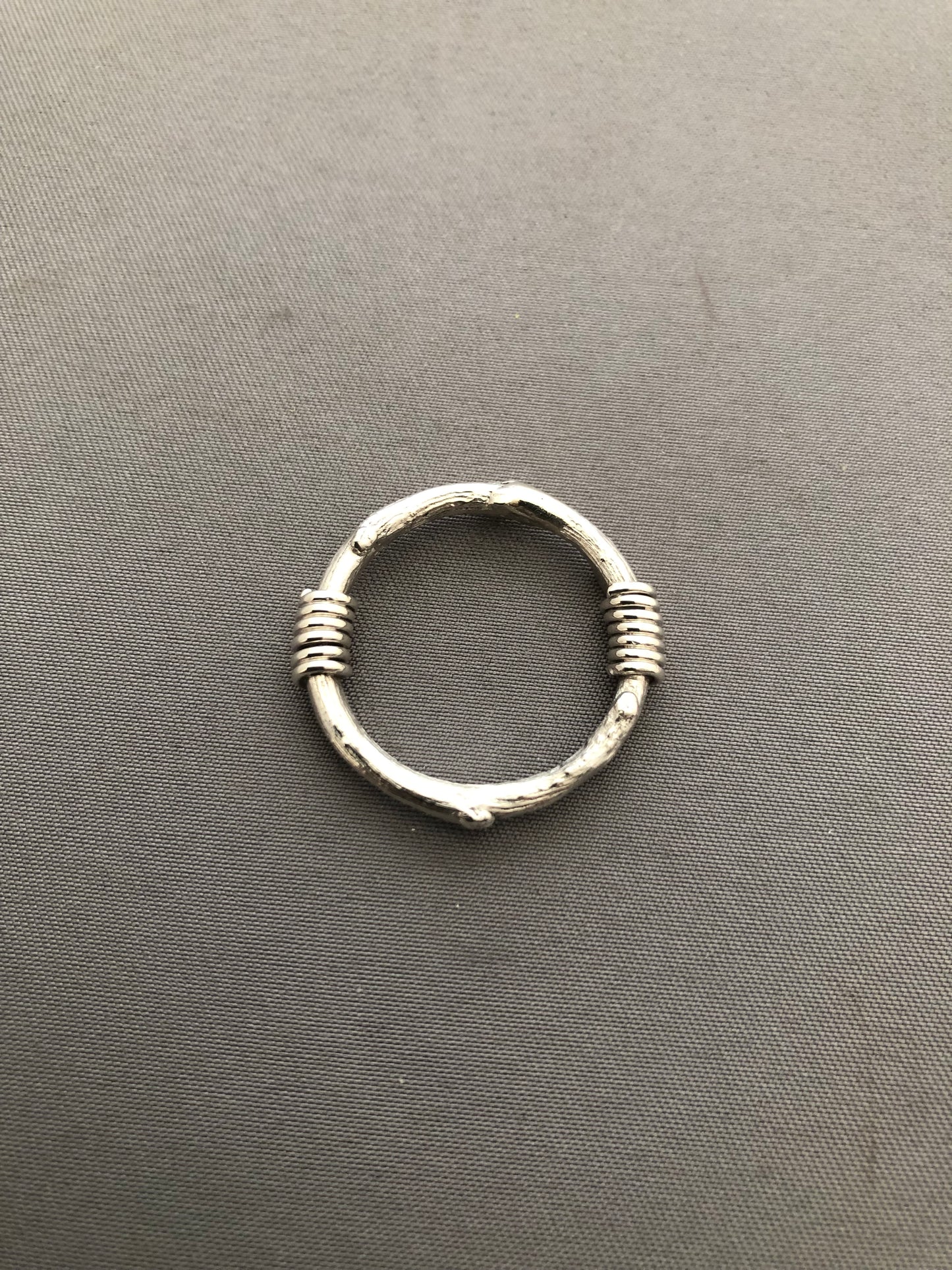 Men’s solid silver twig spring ring
