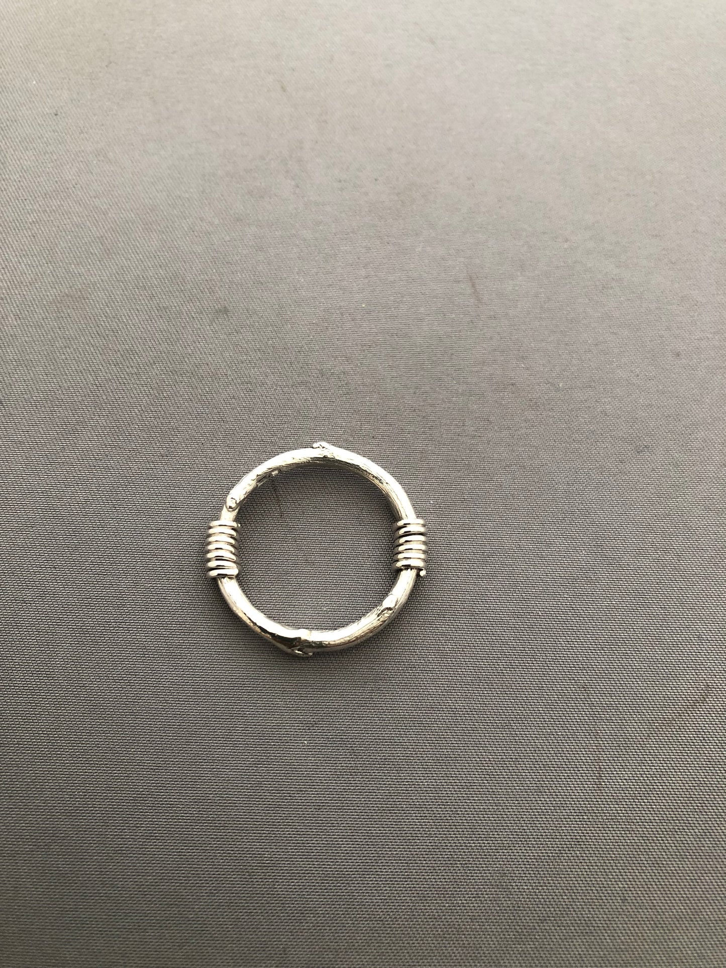 Men’s solid silver twig spring ring