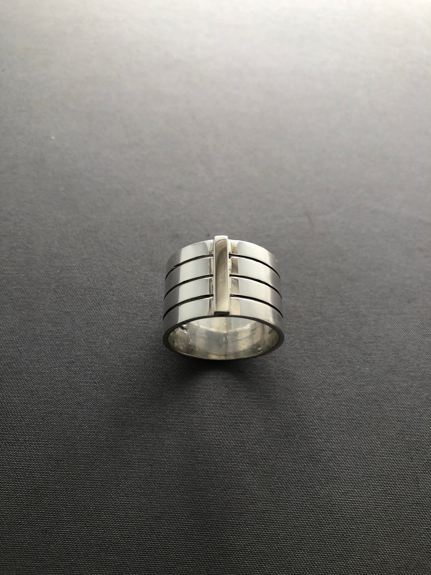 Men’s solid silver hand made ring 1