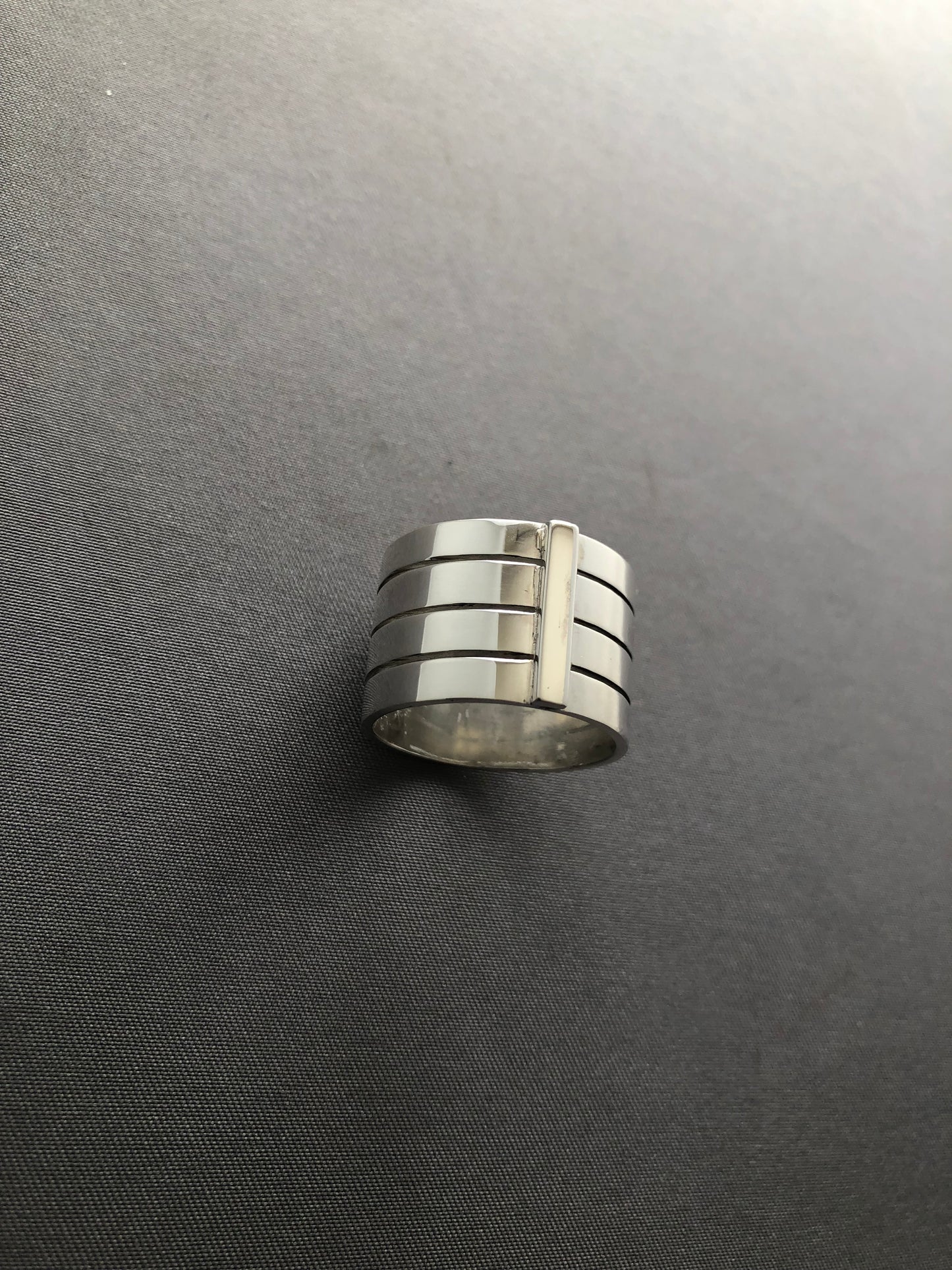 Men’s solid silver hand made ring 1