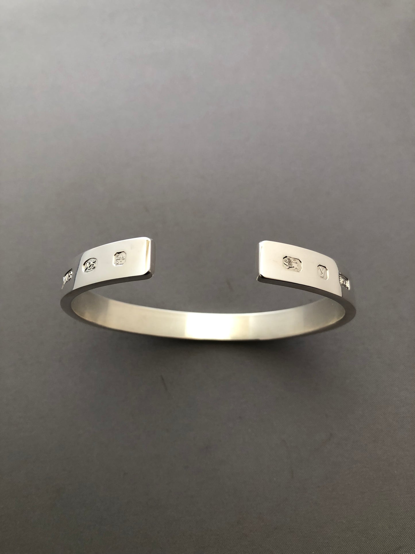 Men’s solid silver rectangular bangle
