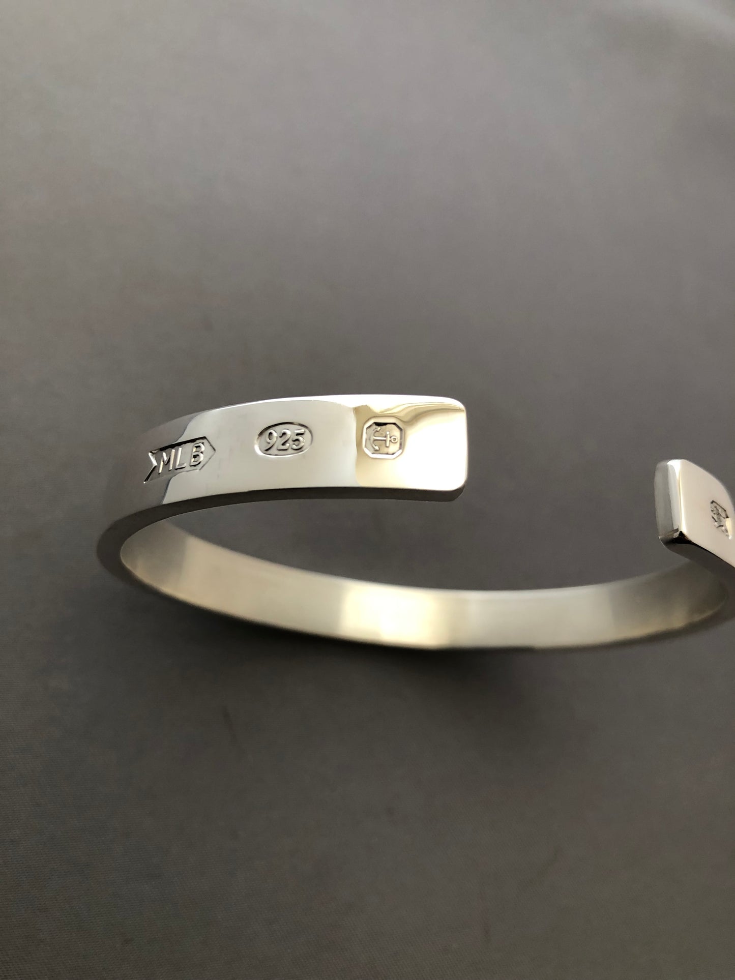 Men’s solid silver rectangular bangle