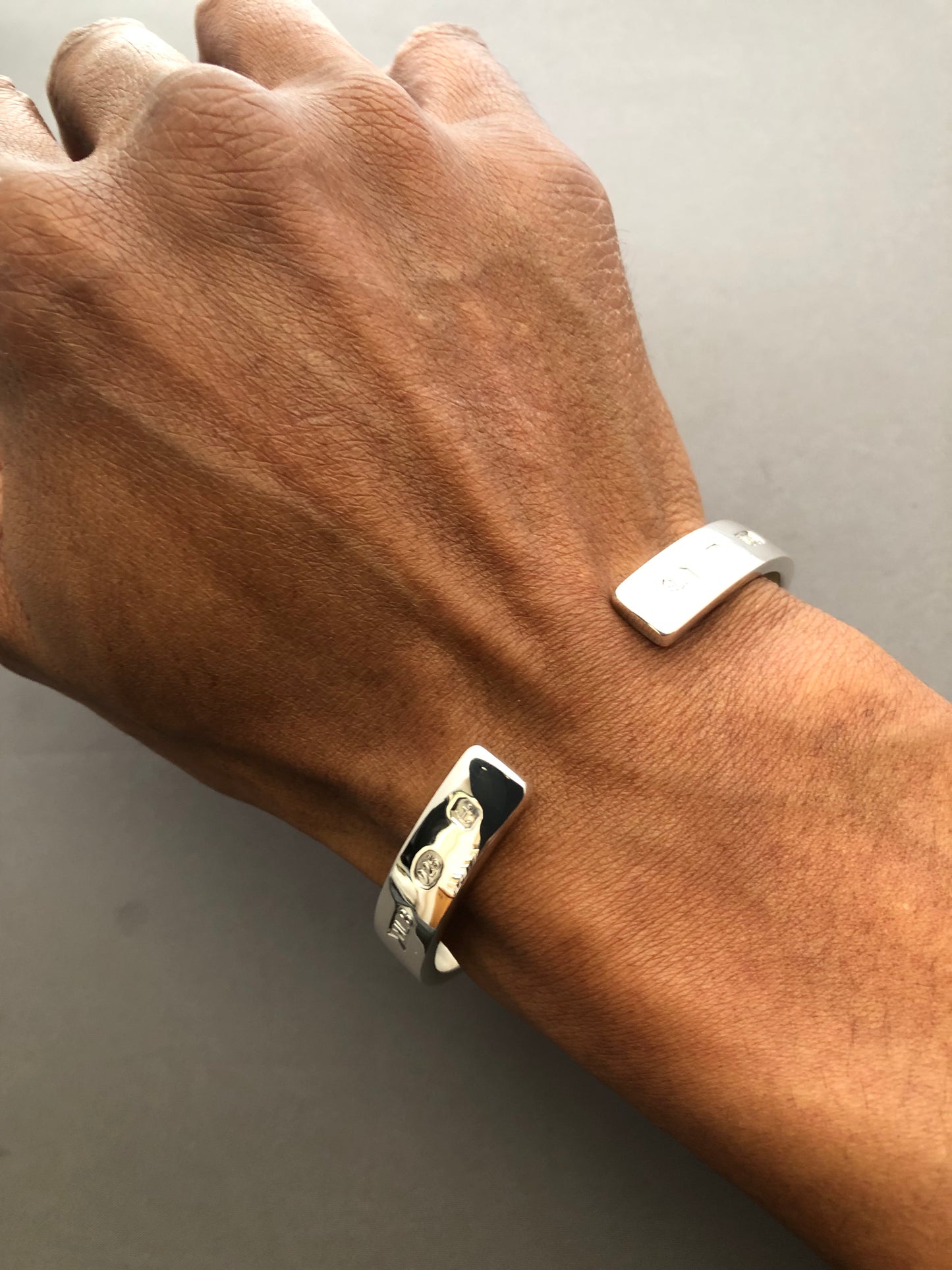 Men’s solid silver rectangular bangle