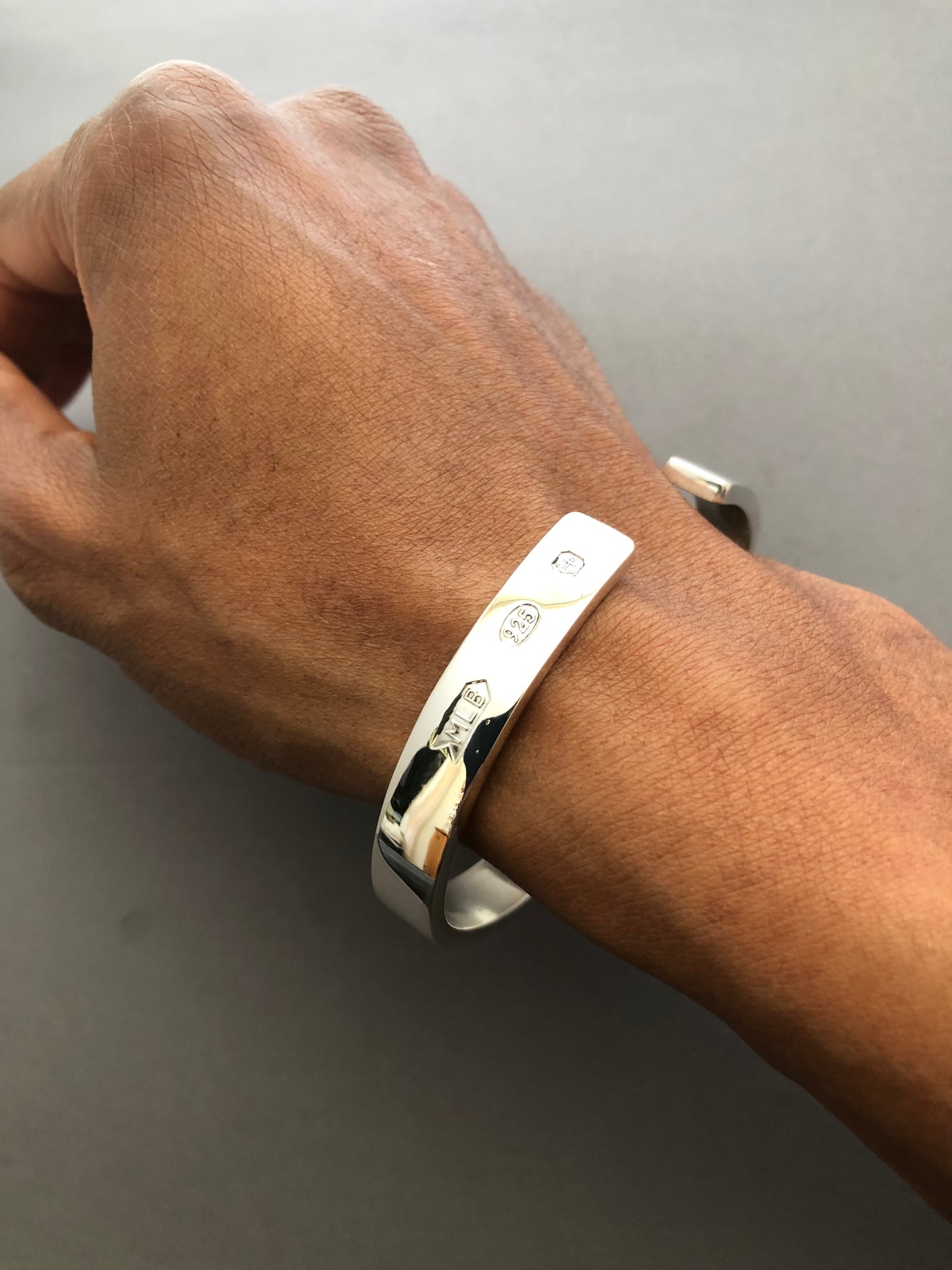 Men’s solid silver rectangular bangle