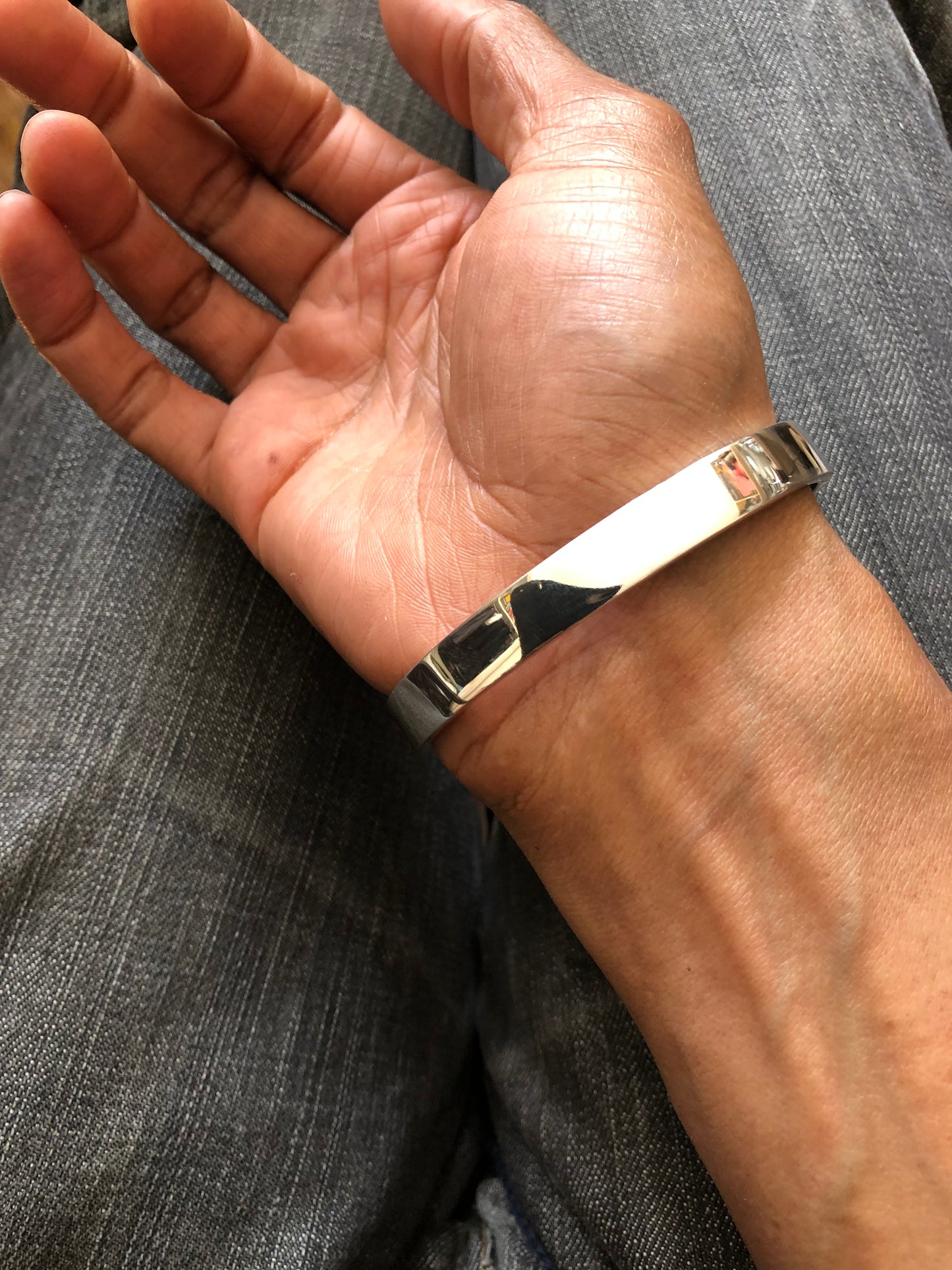 Men’s solid silver rectangular bangle