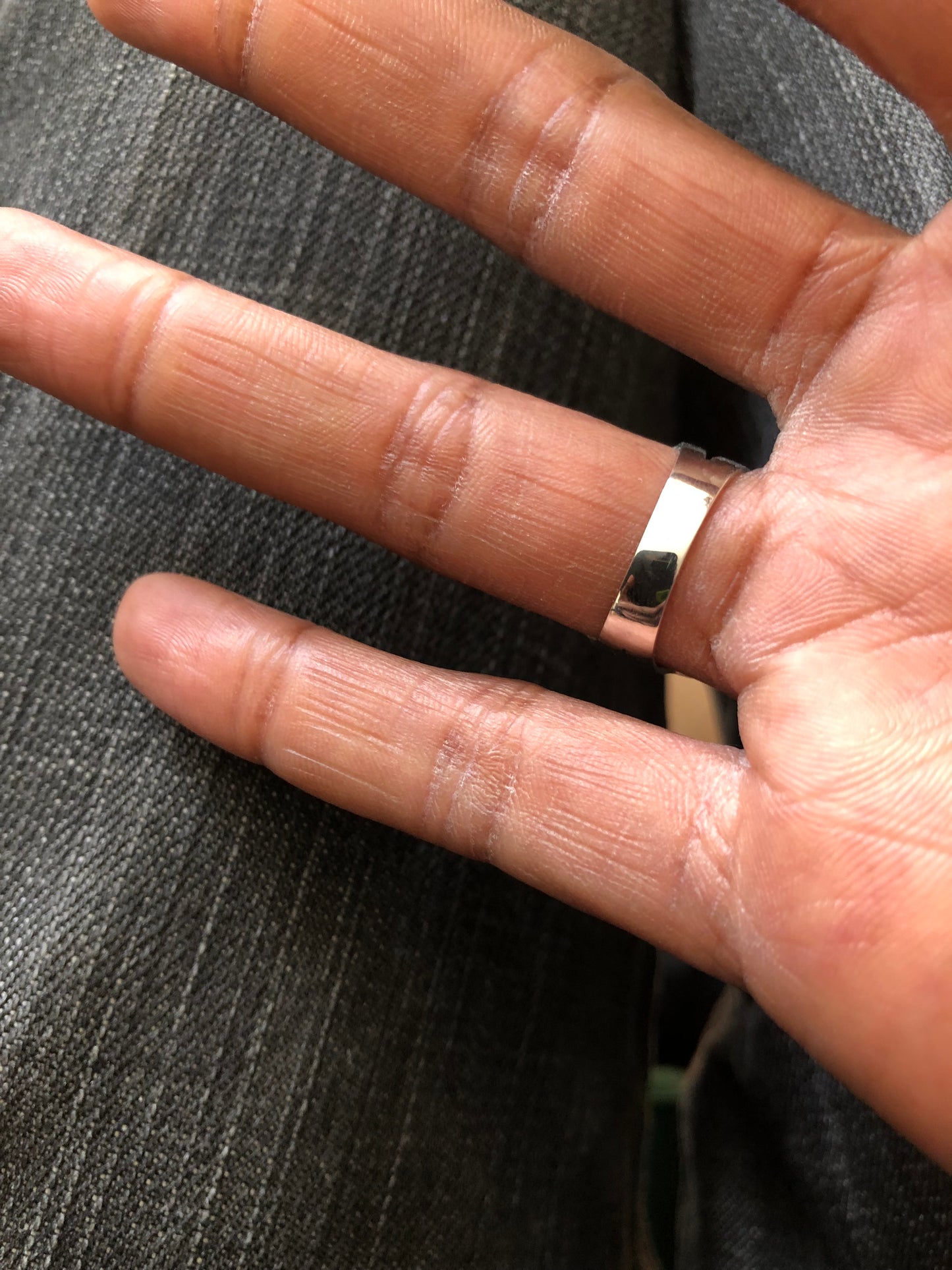 Ladies solid silver square ring