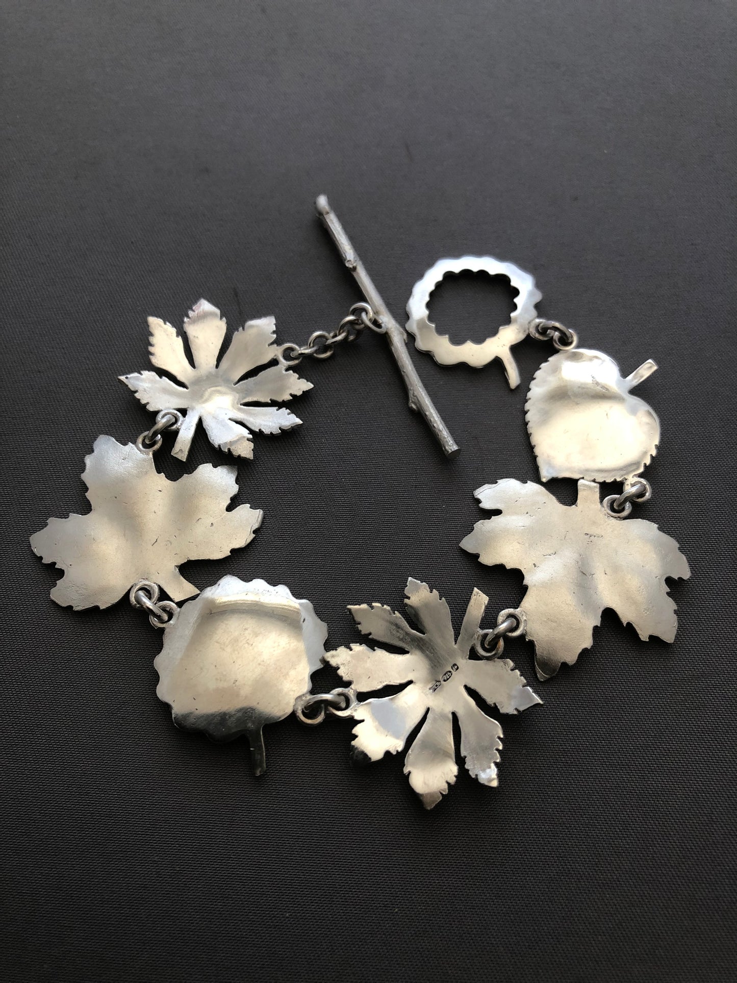Ladies solid silver leaf bracelet