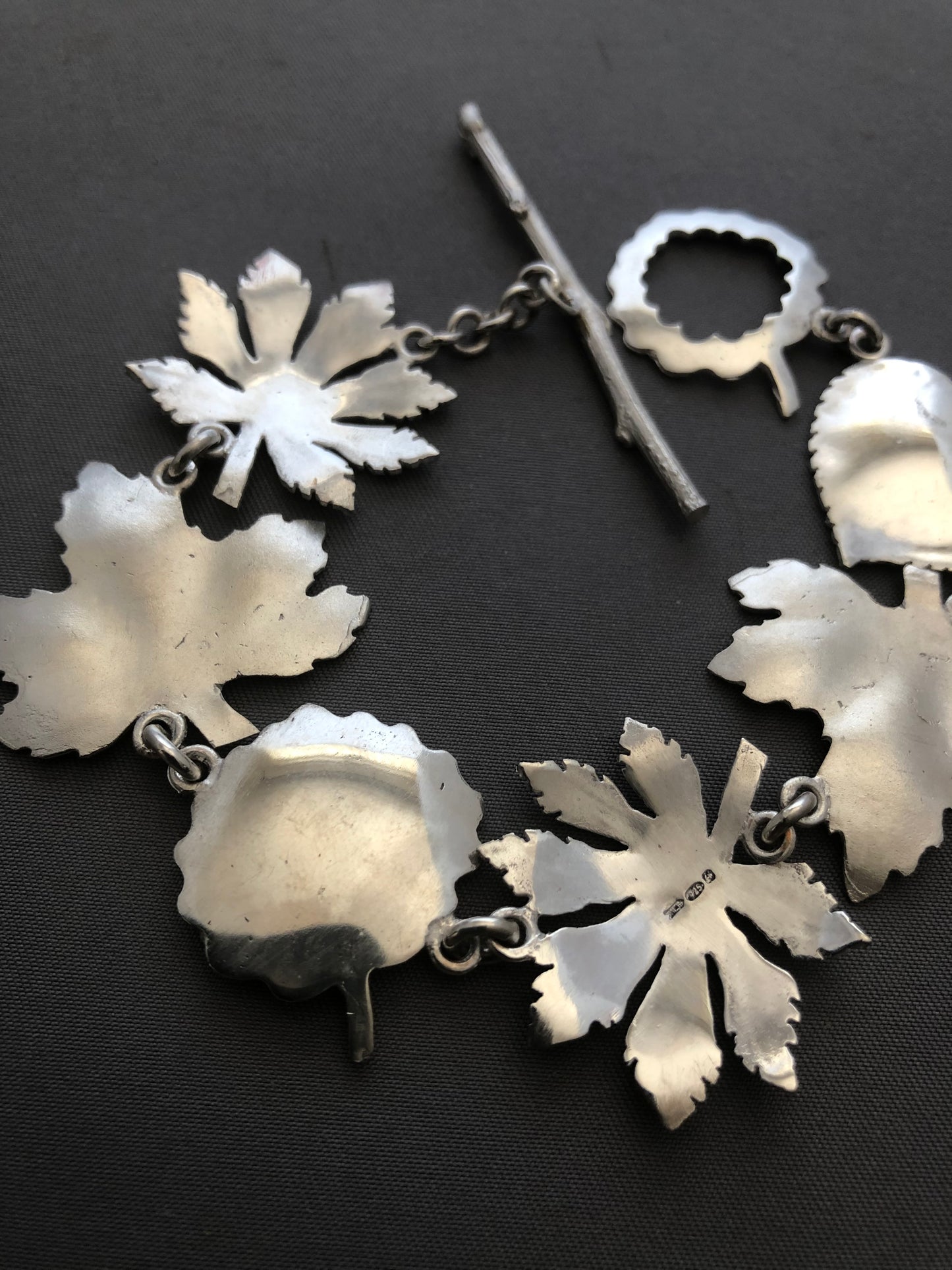 Ladies solid silver leaf bracelet
