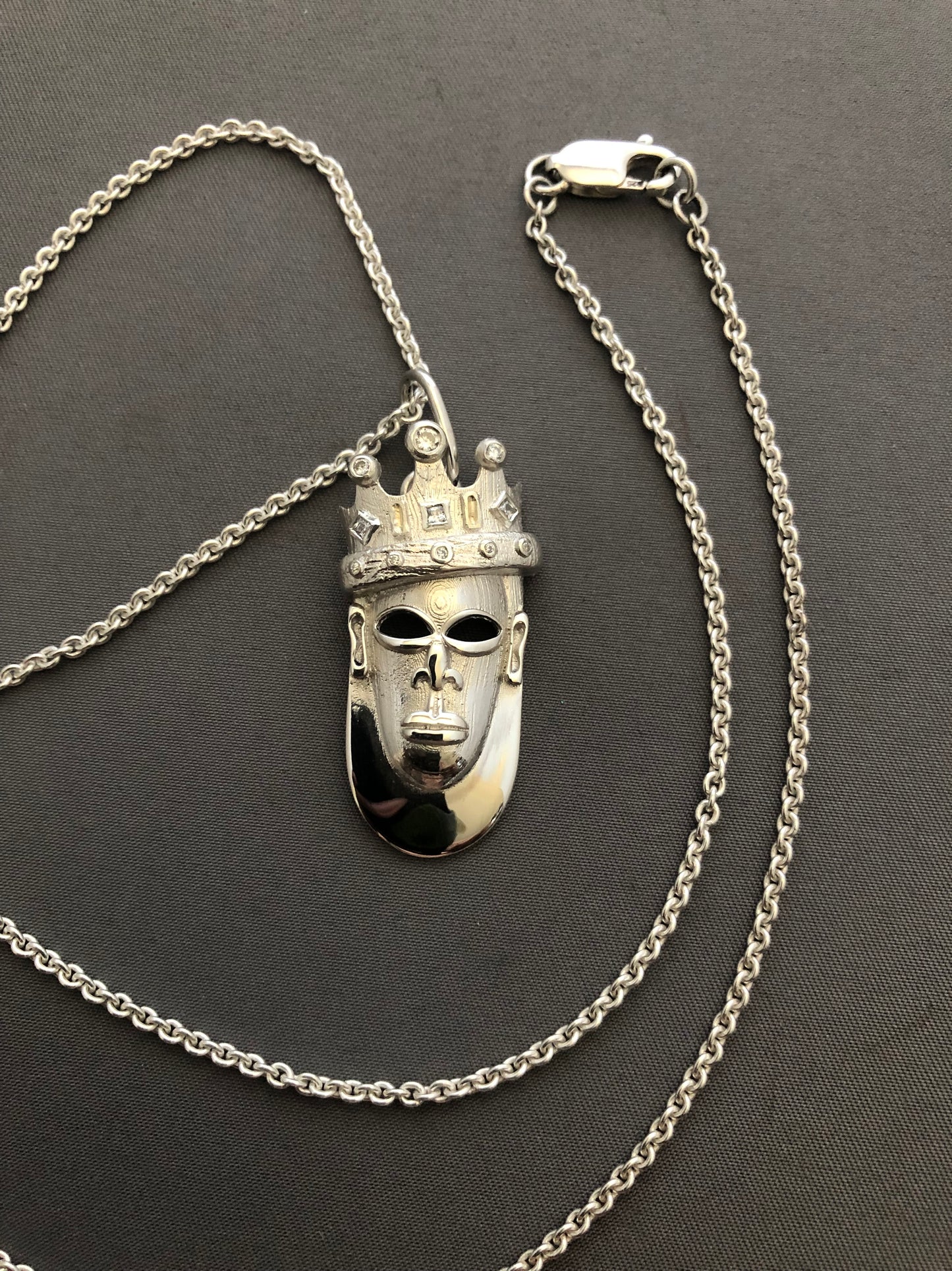 Solid silver king pendant & chain