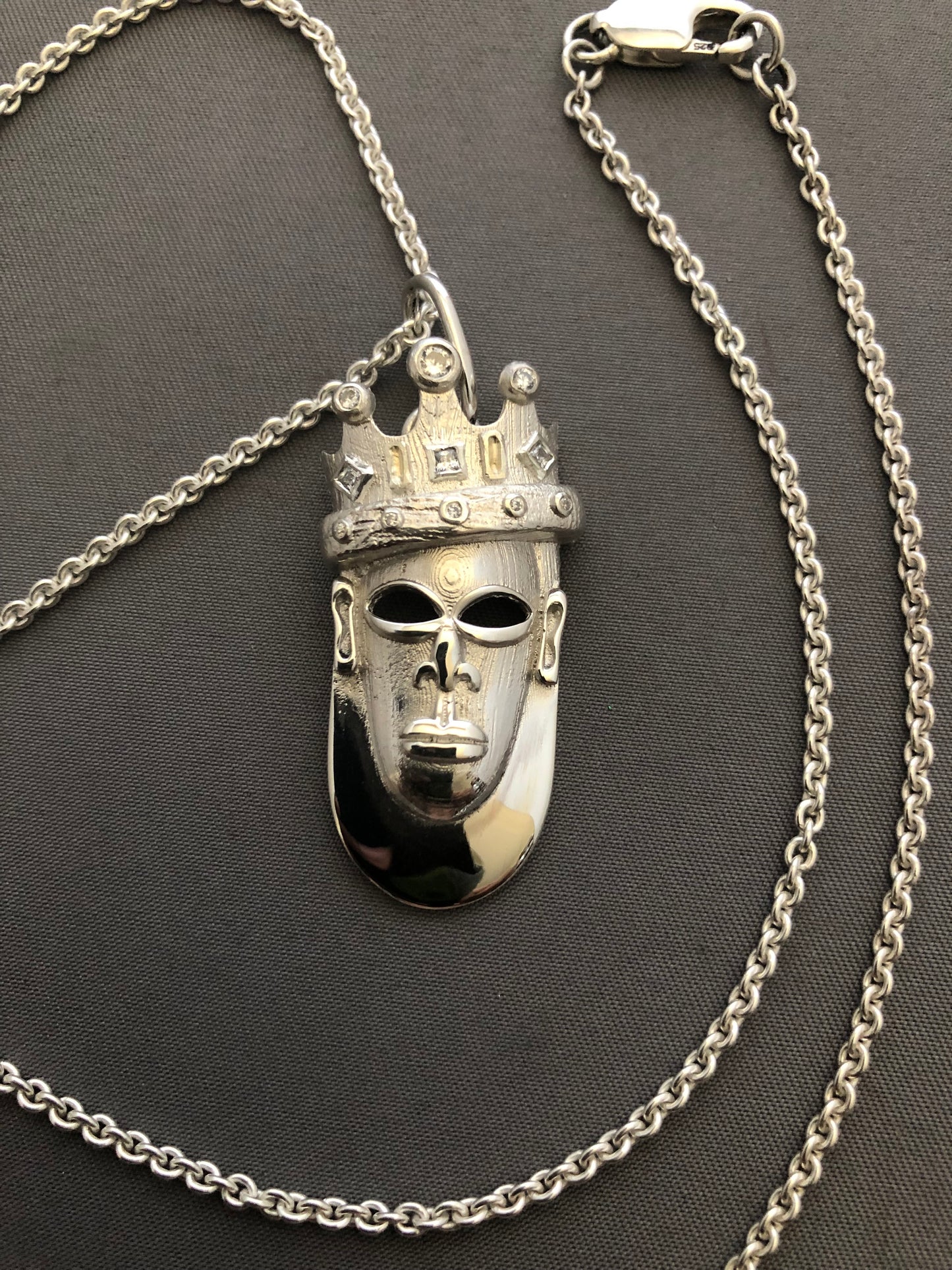 Solid silver king pendant & chain