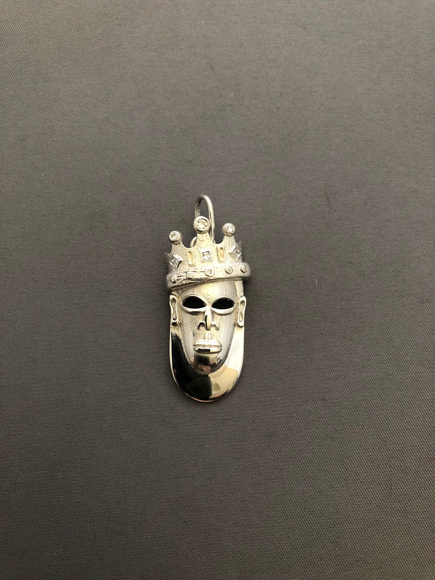 Solid silver king pendant & chain