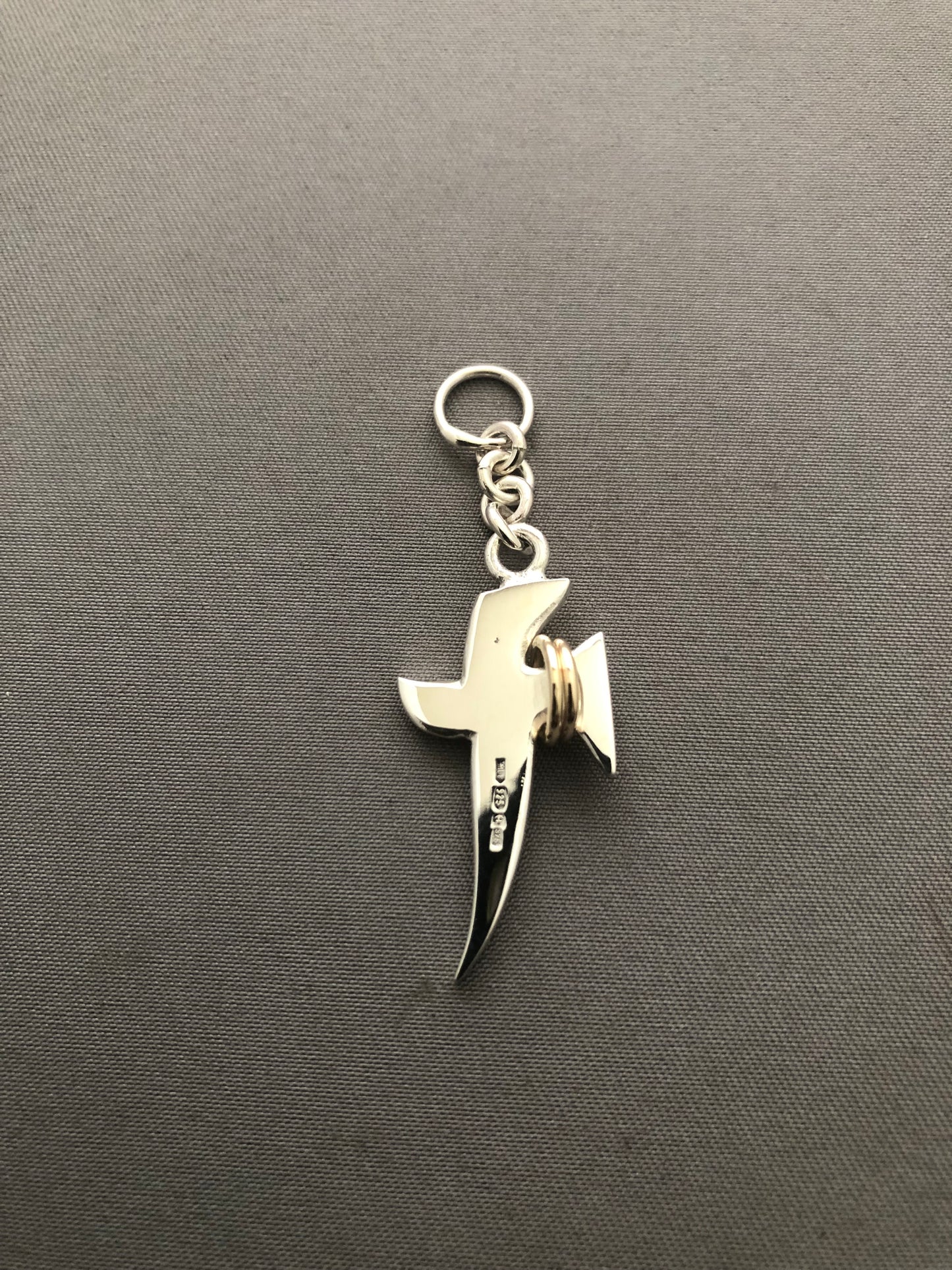 Solid silver & 9ct gold Cross pendant & chain