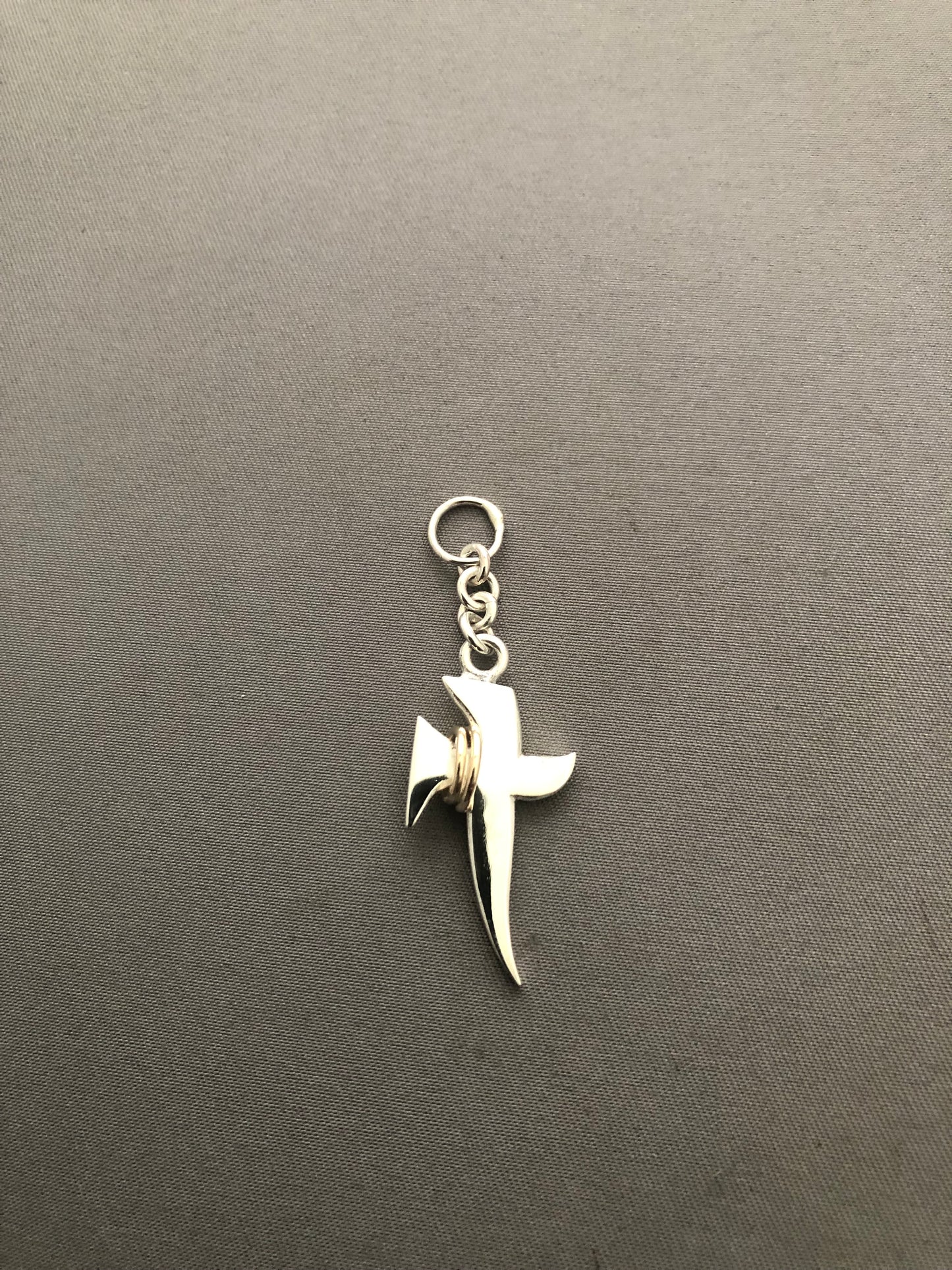 Solid silver & 9ct gold Cross pendant & chain