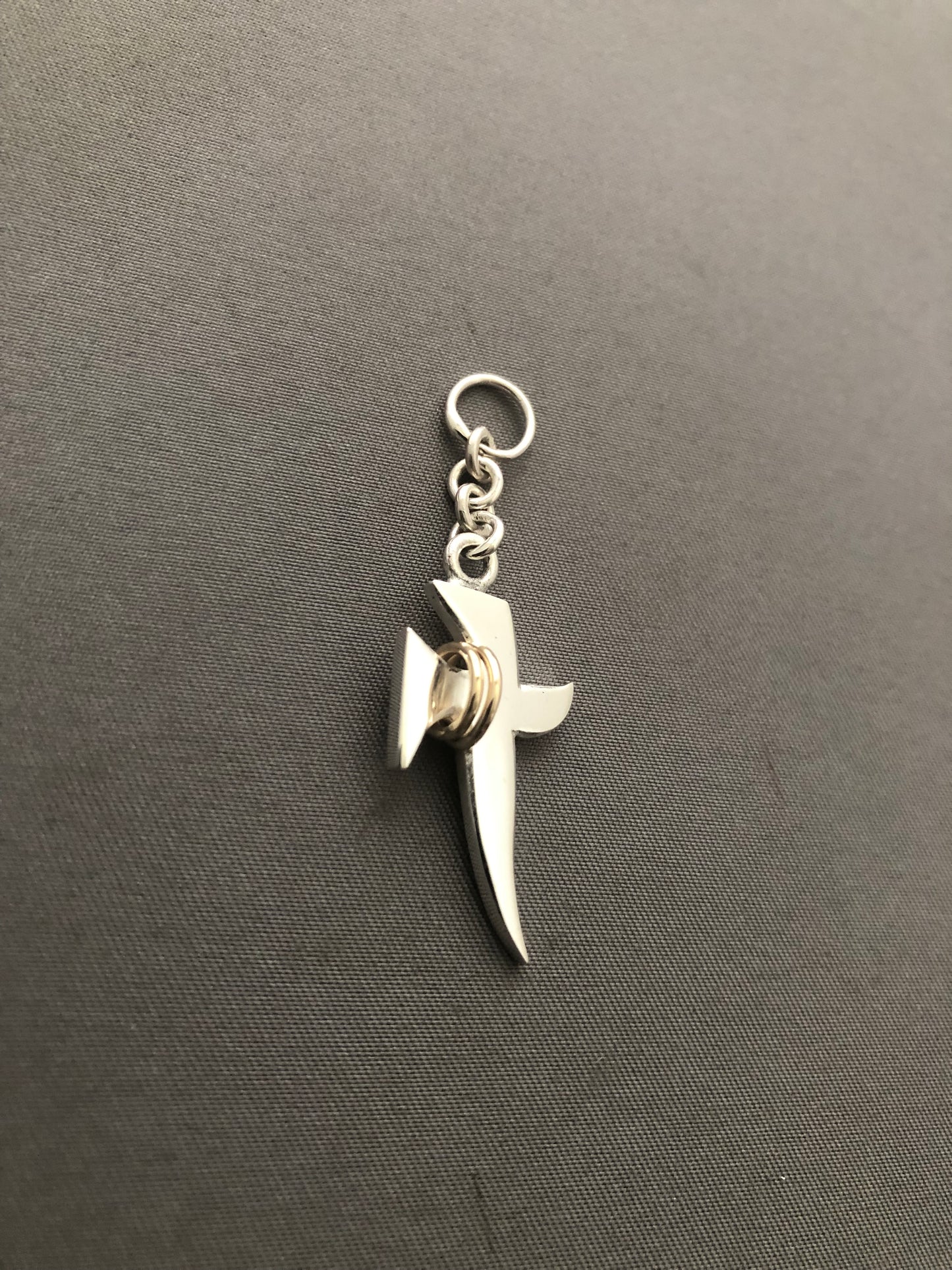 Solid silver & 9ct gold Cross pendant & chain