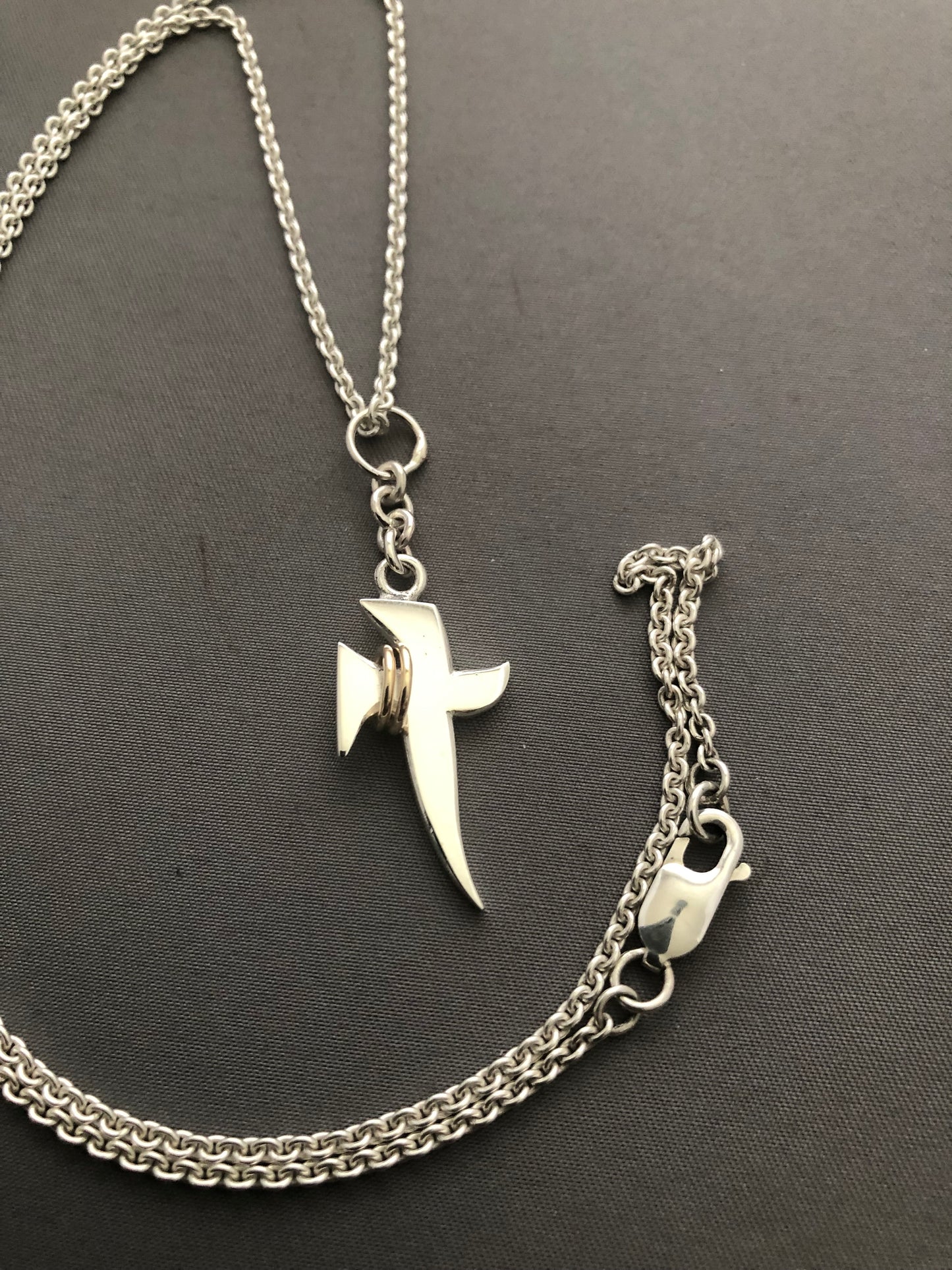 Solid silver & 9ct gold Cross pendant & chain